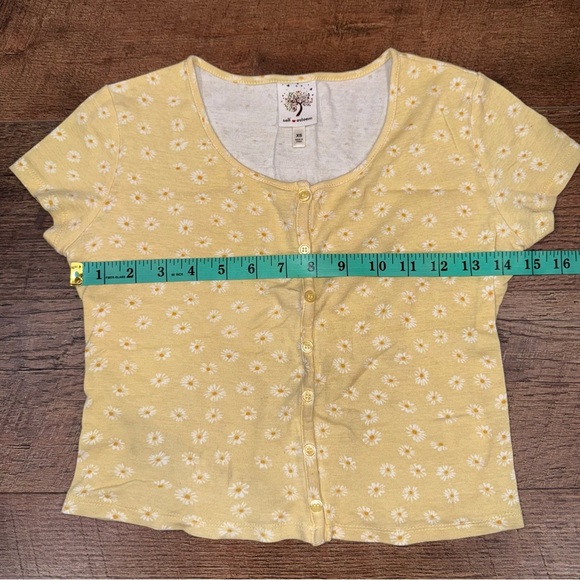 Y2K Yellow Daisy Floral Print Button Down Crop Top - Picture 5 of 8
